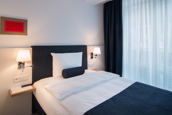 VI VADI HOTEL BAYER 89